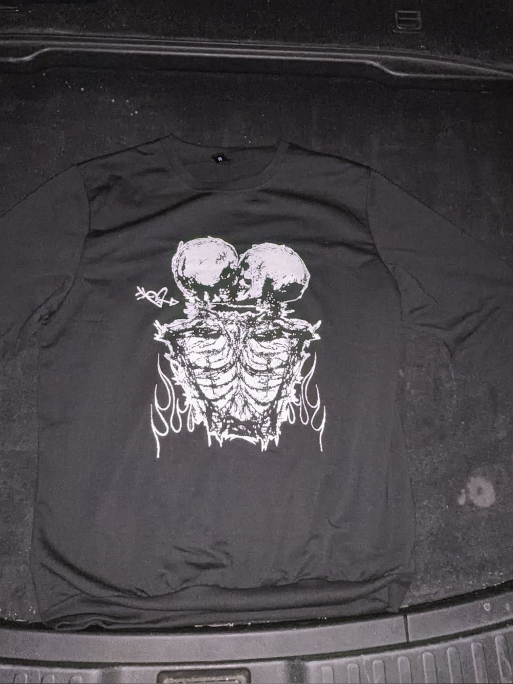 ROMWE Black Long-Sleeve Tee with White Skull & Ship Graphic
